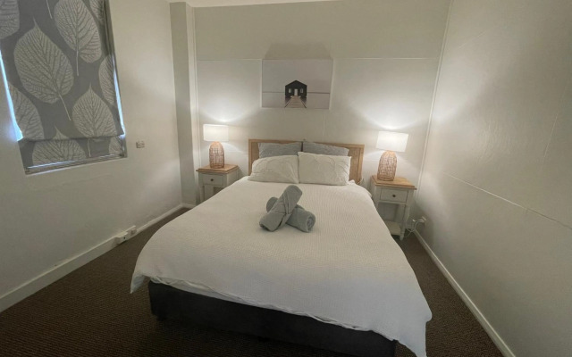 The Old Flour Mill Apartment (Gallipoli house)