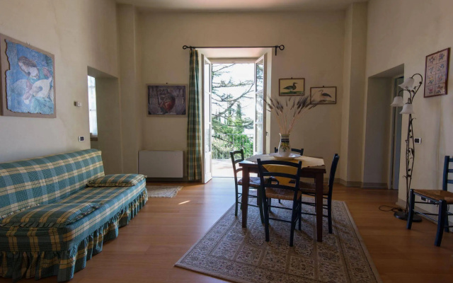 Villa La Grotta
