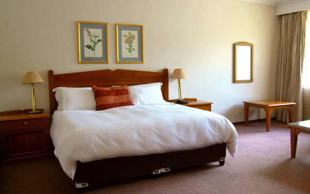 Safari Hotel & Convention Centre