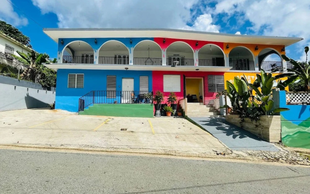 Eco-friendly Cozy Studio Solar-powered Retreat