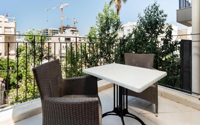 2 Bedroom Beachfront Banana Beach