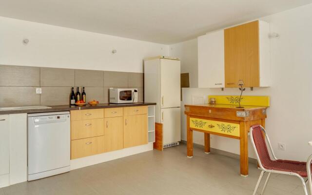 Comfortable Holiday Home in Montouliers near Bize Minervois