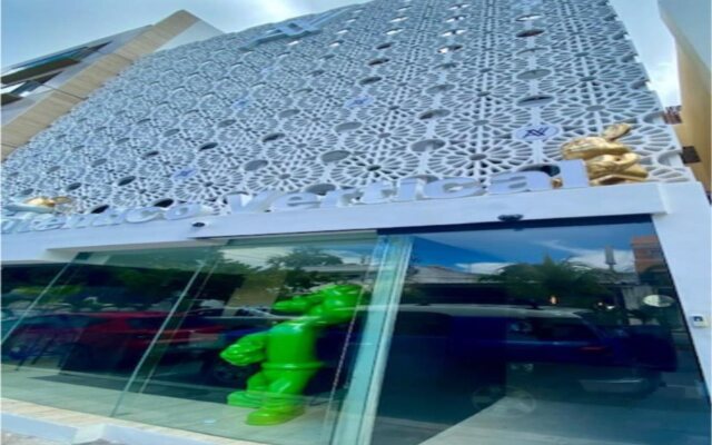 Auténtico Vertical Hotel