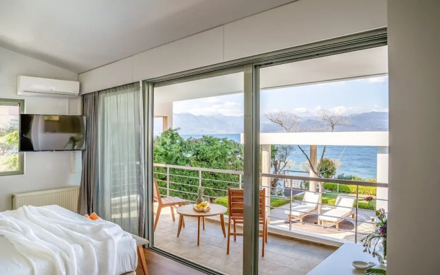 Lefkon Villa With Pool by the Sea - N Peloponnese