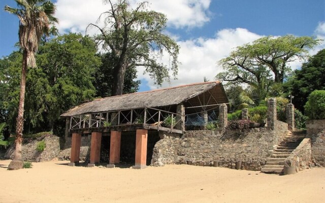 Nkhudzi Beach Lodge