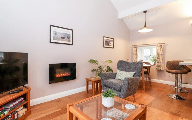 Low Ashmead Cottage