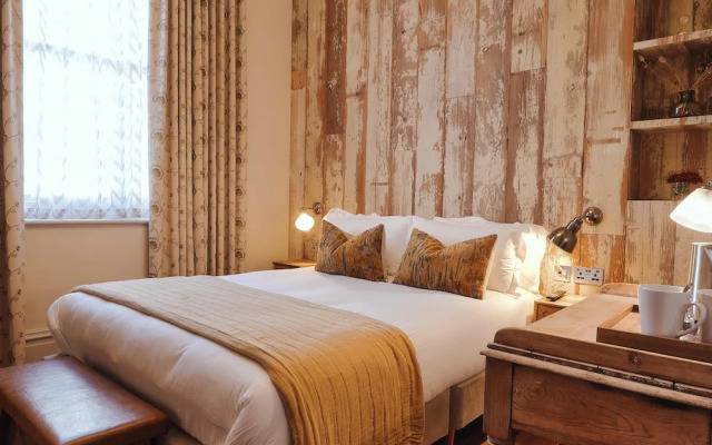 The Black Lion Pub & Boutique Guesthouse