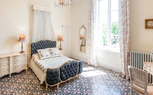 Elegant Holiday Home Near the Canal du Midi