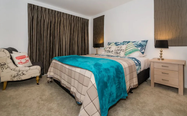 Albany Brand New Serviced Apartment