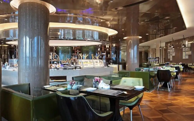 Luan Suntone Plaza Hotel