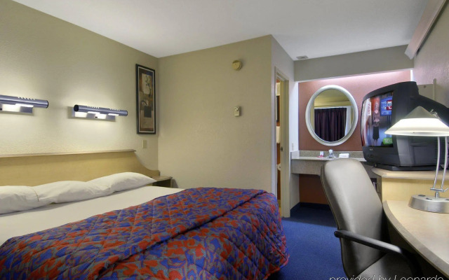 Red Oak Inn Detroit - Southfield