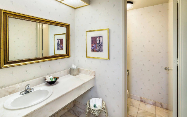 Hilton Oakland Airport Hotel