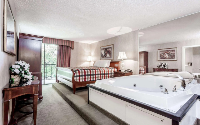 Howard Johnson Plaza by Wyndham Yakima