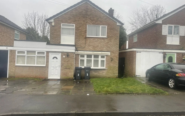 4 Bed Comfy House in Birmingham