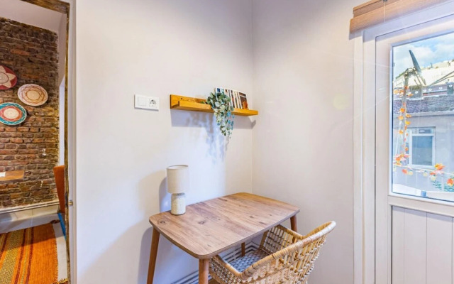 Central and Stylish Flat near Istiklal Street