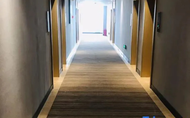 Yimei Hotel (Zhengzhou International Trade 360 Zoo)