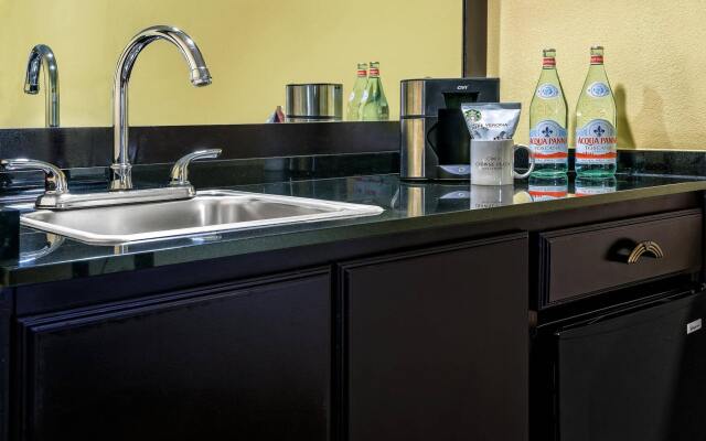 Crowne Plaza Suites Houston Southwest