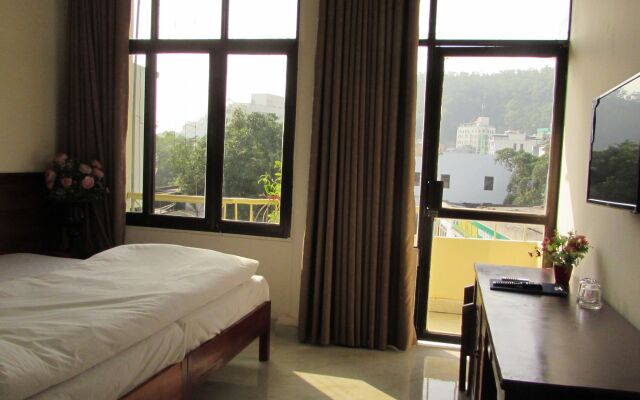 Viet Nhat Halong Hotel