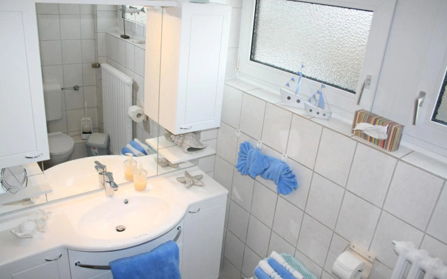 Gästehaus Zur Seemöwe, Fewo 5, "Kutter"