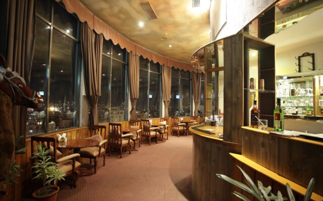 Hotel Om Tower