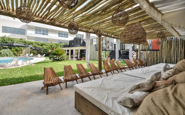 Onas Hostel & Suites
