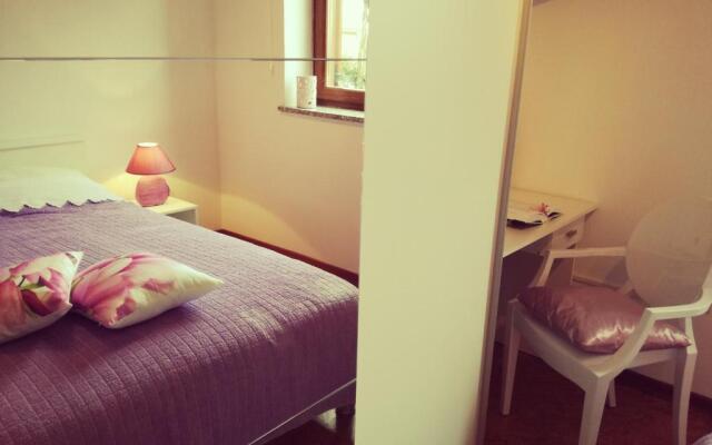 Room Kris with private entrance & private bathroom