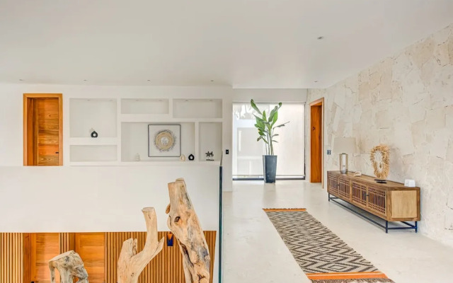 7-br Luxury Beachfront Paradise With Ocean Views