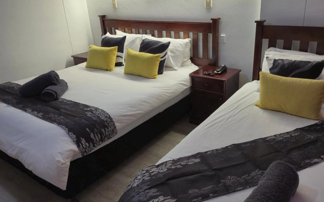 Hoedjiesbaai Hotel