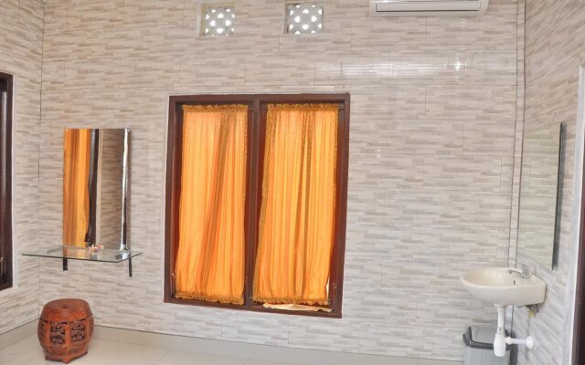 Astiti Guest House Salon and Spa