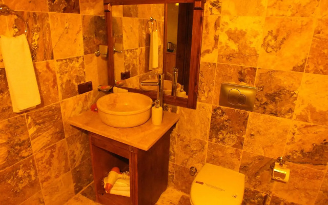 Dilek Tepesi Cave Hotel