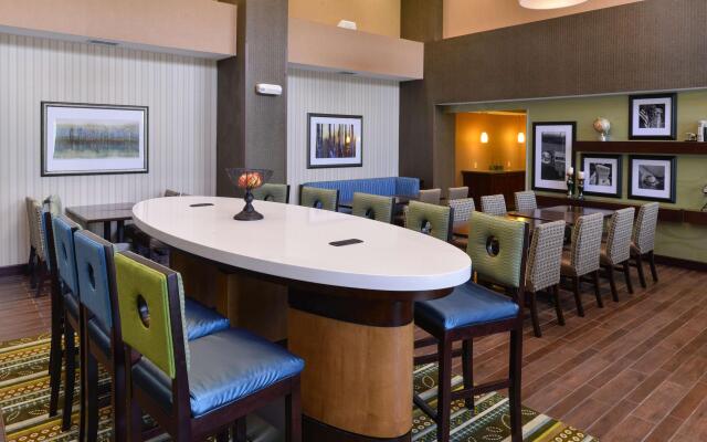 Hampton Inn & Suites St. Louis-Edwardsville