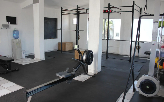 Seven Crown Express & Suites by Kavia