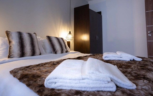 Lovely 1 Bedroom Apartment 5min FROM THE SKI LIFT!