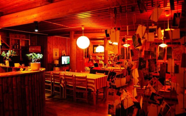 Dragon's Den Hostel in Longji Rice Terraces