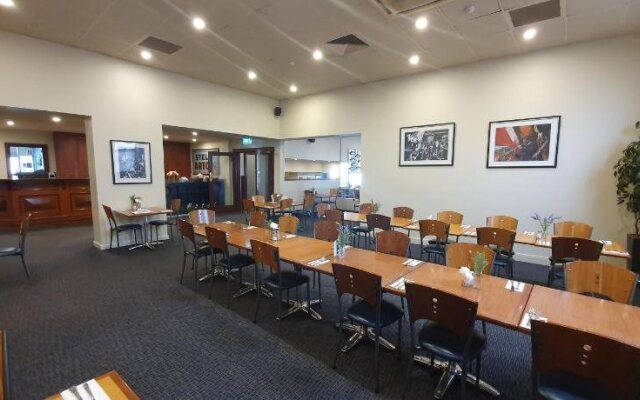 Port Lincoln Pier Hotel