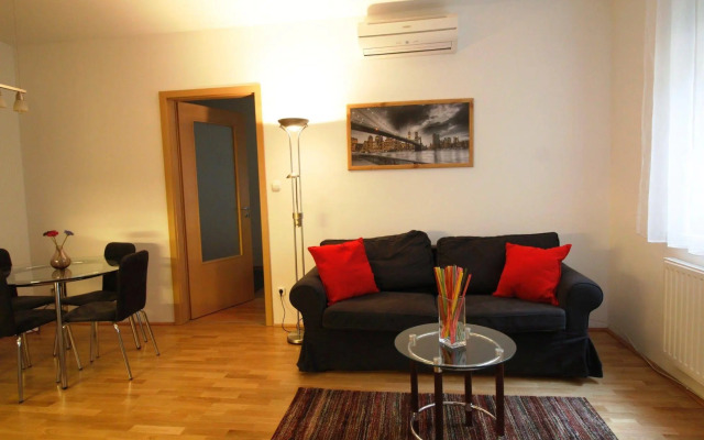 Broadway Hostel