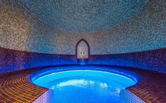 Unique Resort  Spa