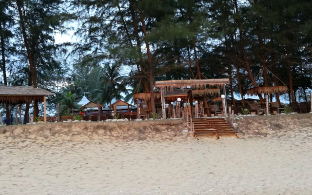 AlSafina Kijal Beach Resort & Restaurant