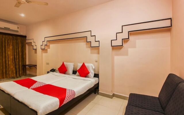 OYO 18591 Hotel Samrat