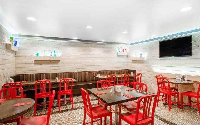 Tryp Times Square South