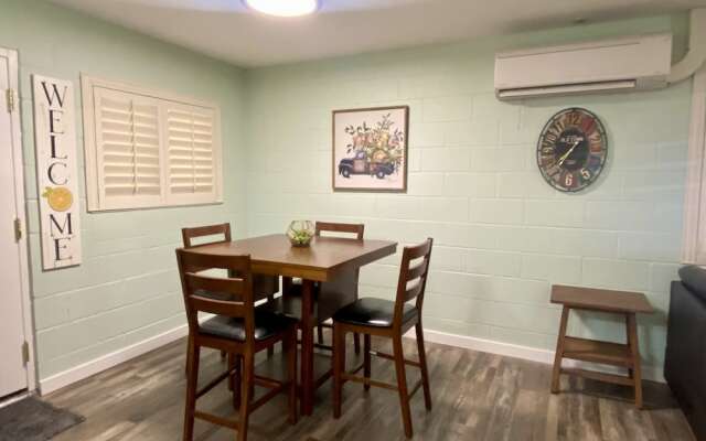 Holiday Motel & RV Park