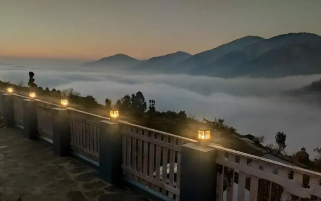 Rooftop Cottages & Restaurant Pangot