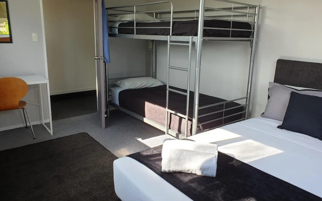 Manowhenua Lodge - Hostel