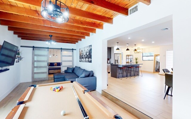 Villa Camila 5BR Luxury Home with Pool