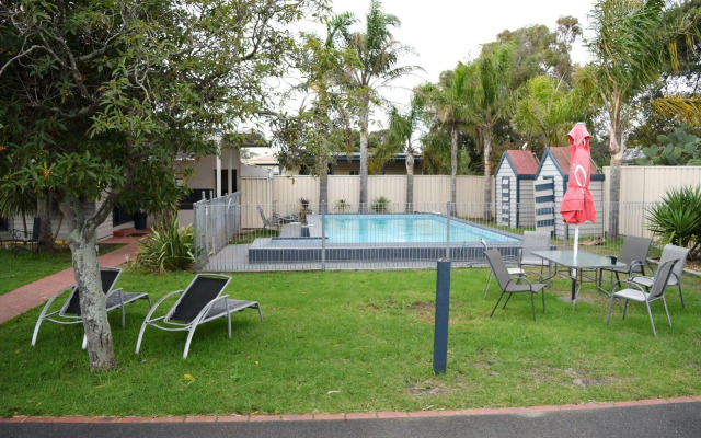 Rosebud Motel