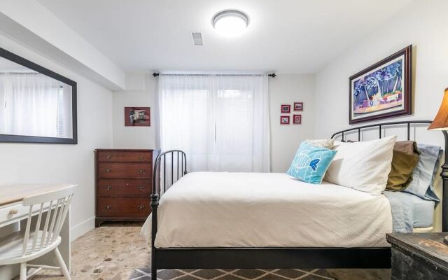 Newly Renovated 1BR Apt 1886