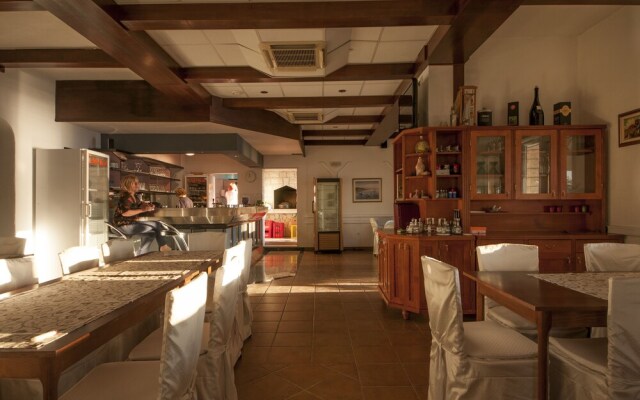 Aparthotel eM Ka