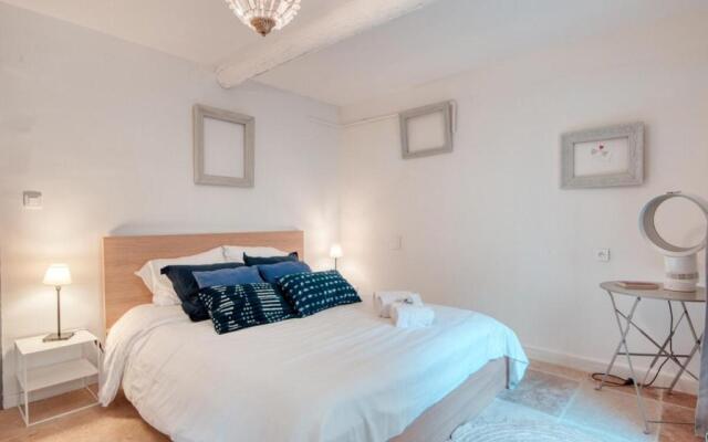 Furnished apartment with balcony in the center of Aix-en-Provence