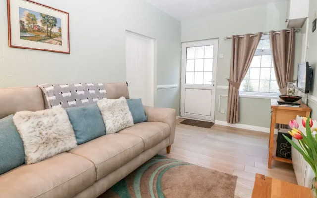 Ty Newydd Bach