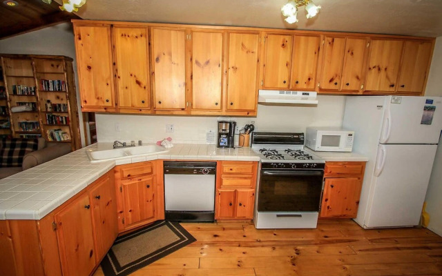 Forest Treehouse 1473 by RedAwning